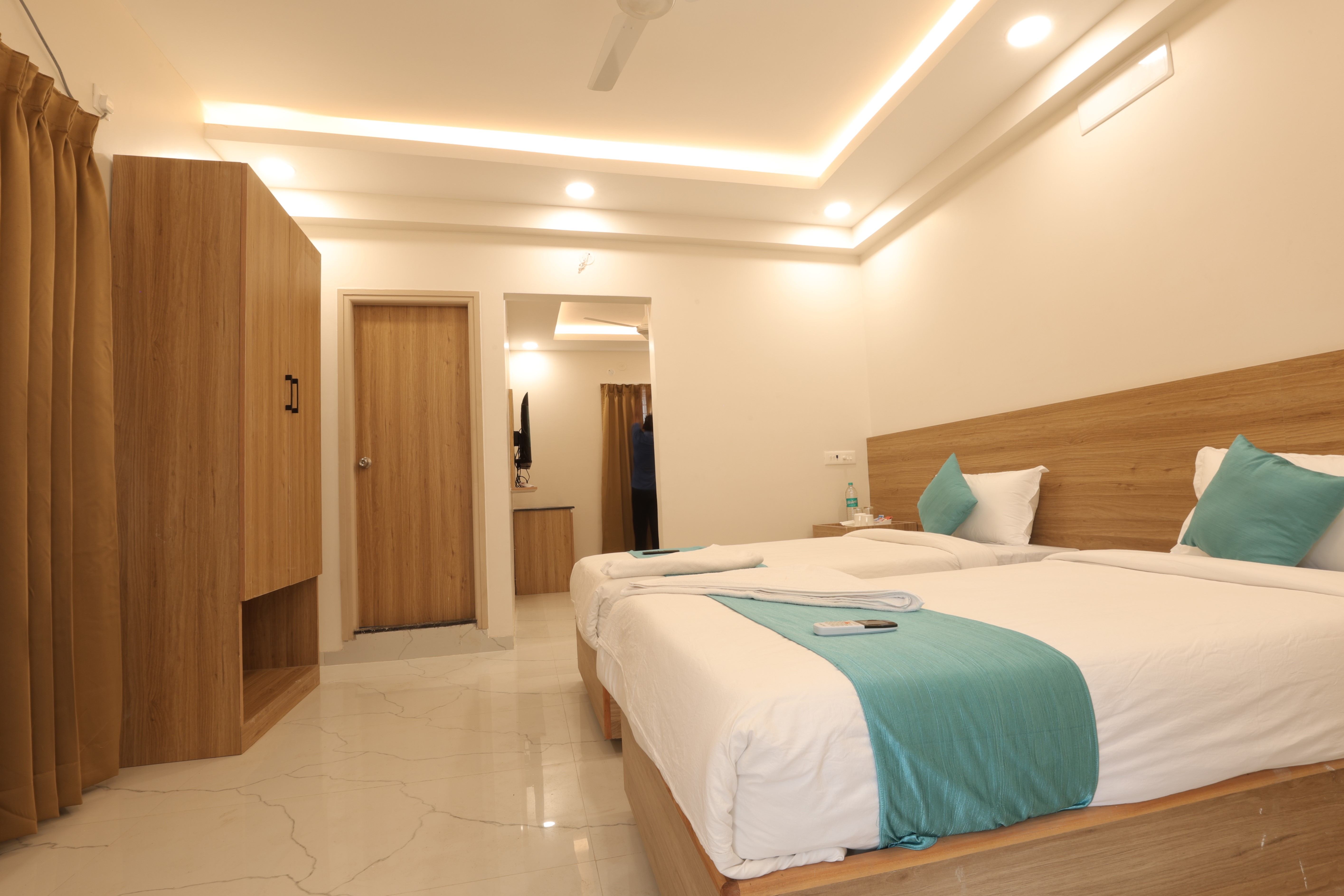 Hotel Room - Rohaan Elite Stay